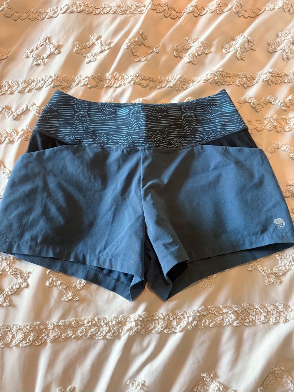 Mountain Hardwear Slate Blue Athletic Shorts with Patterned Waistband